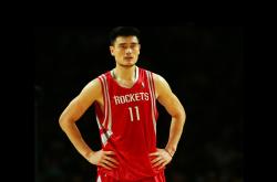 开云平台-绿茵场与硬木地板的交响，当西甲德比遇见勇士的强行终结